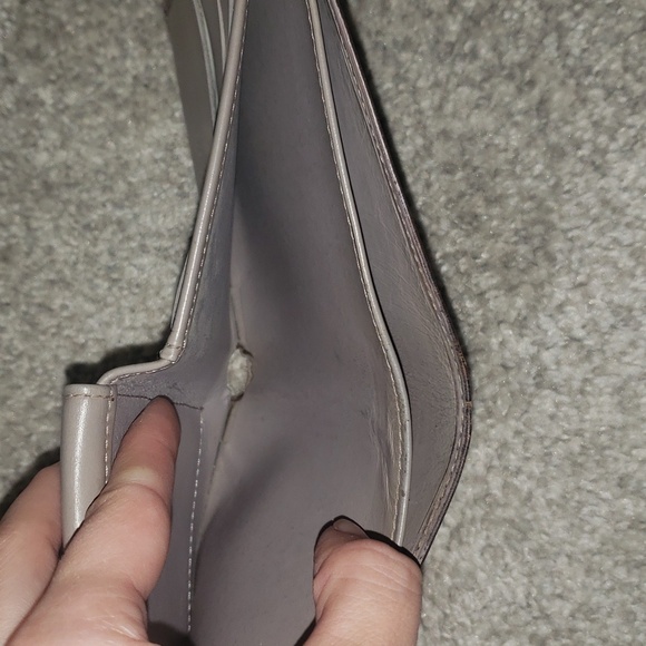 Louis Vuitton Grey Epi bifold wallet Authentic - Picture 8 of 10